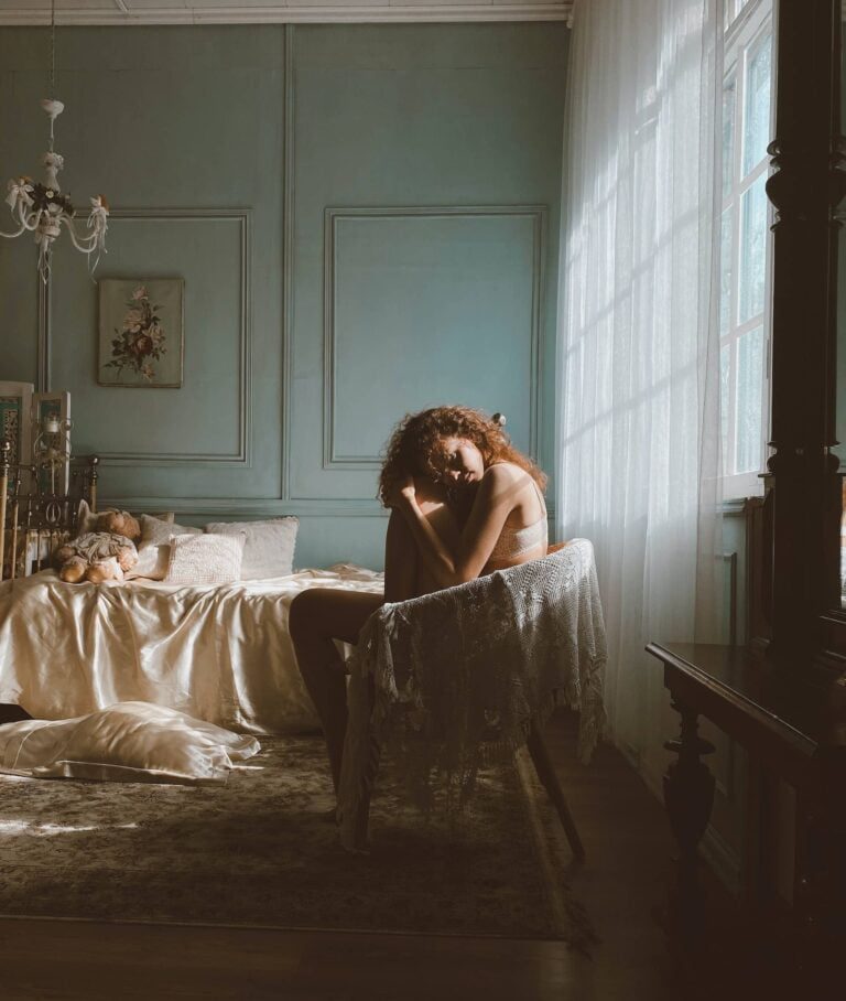 The link between Seasonal Depression and Addiction We know that for many people, addiction is associated with any mental illnesses, and seasonal depression is no different. Substance abuse is common among people who are battling a depressive disorder; one in five people who have an anxiety or mood disorder also struggle with substance use disorder