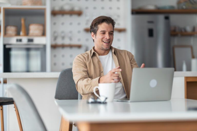 Support through aftercare meetings and the Sober Recovery App